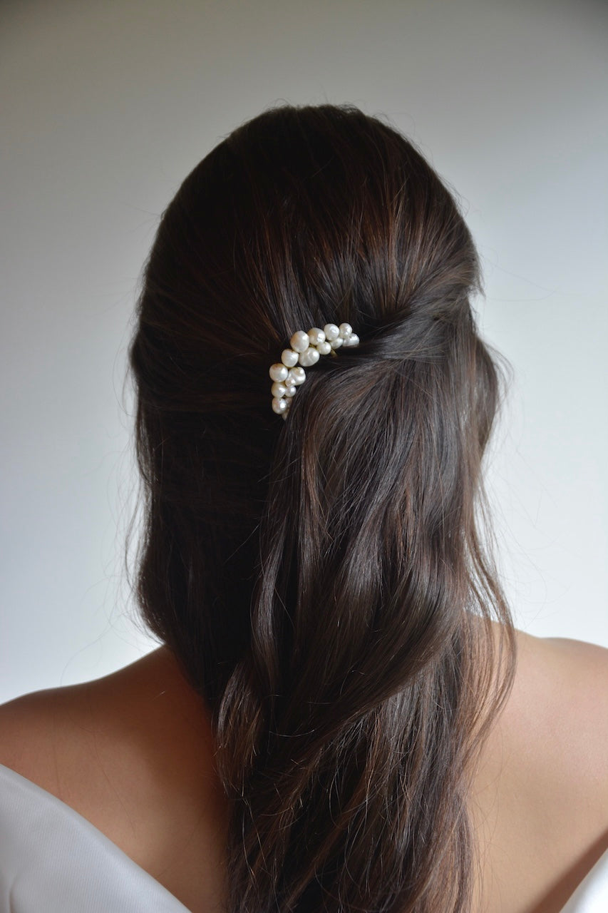 Greta Pearl Hair Comb